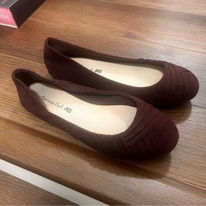 Ballerina style burgundy shoes Womens 8